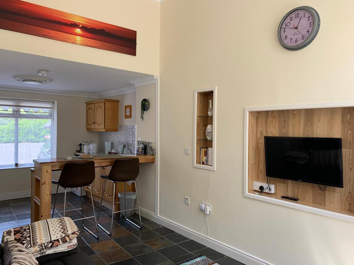 Cut Limestone Apartment Riverside Lodge Карлоу Екстер'єр фото